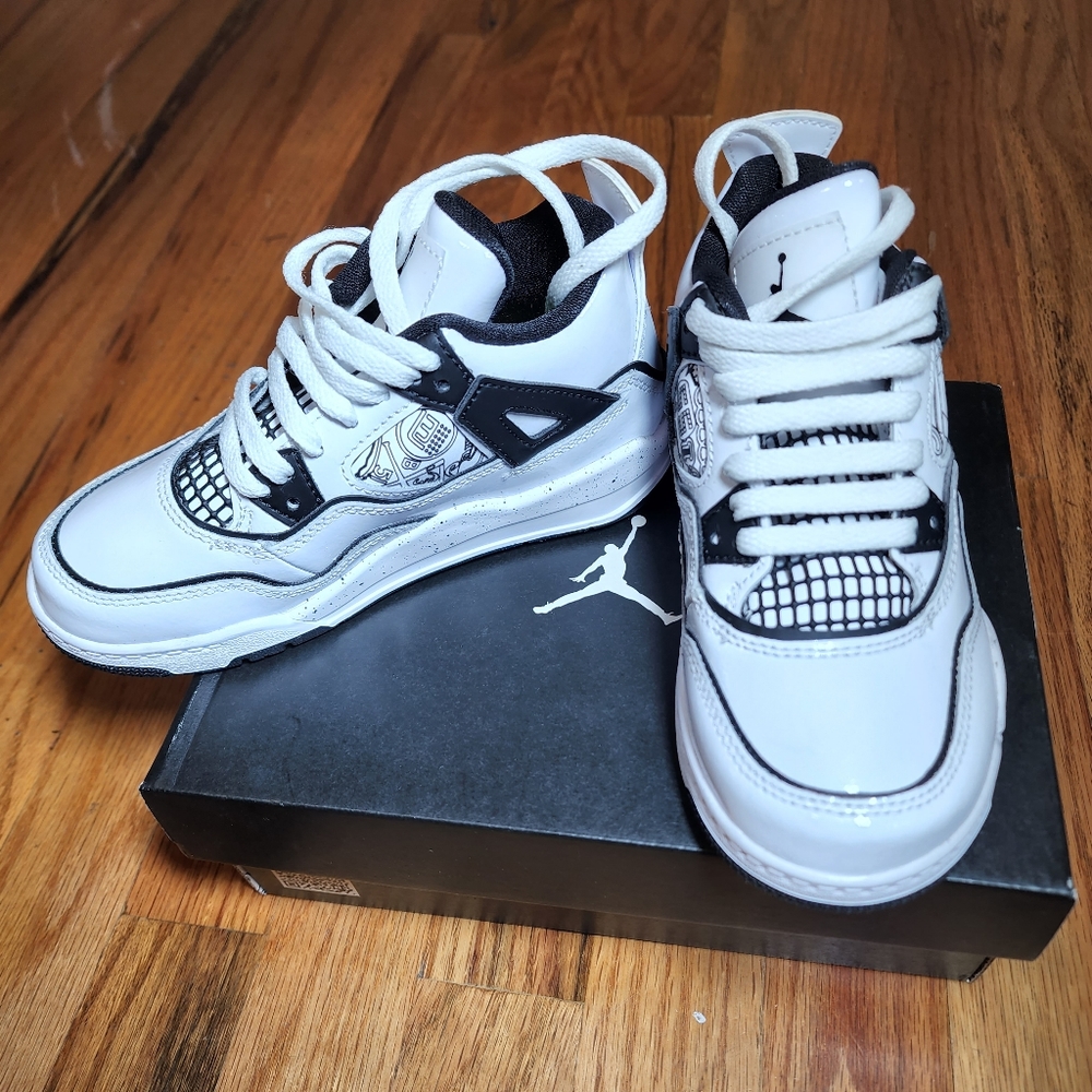 Air Jordan Retro Sneakers